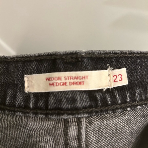 minion themed wedgie straight levis black - Picture 1 of 3